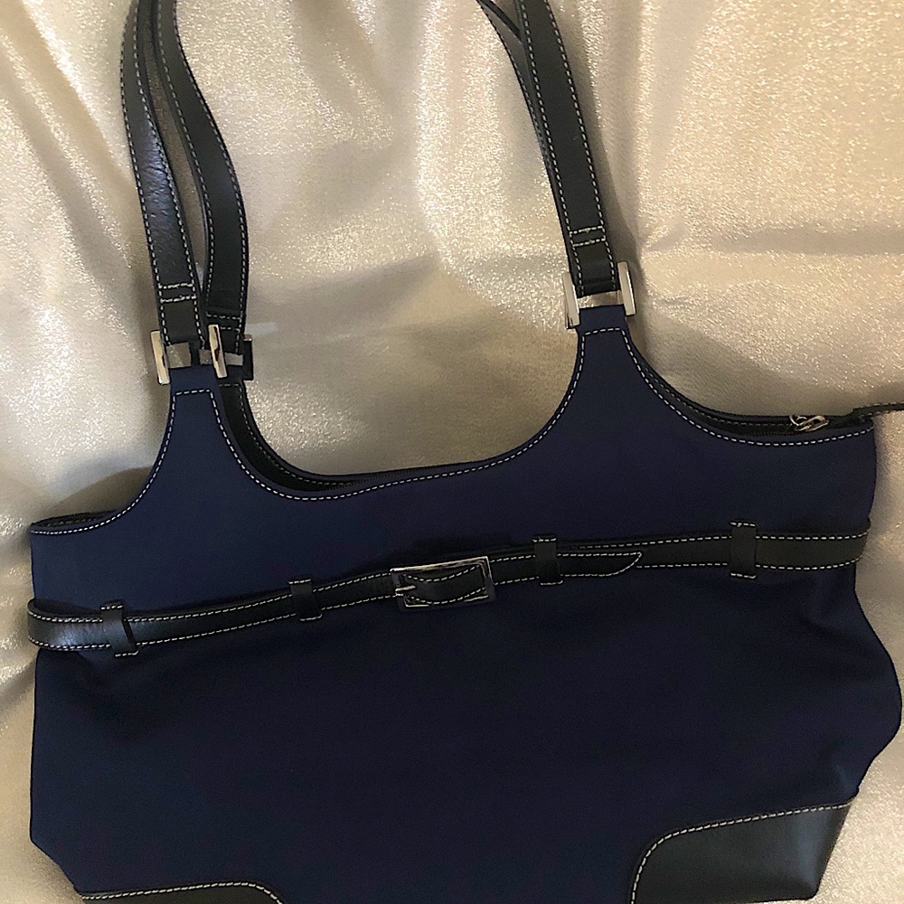 Maxx New York shoulder Bag